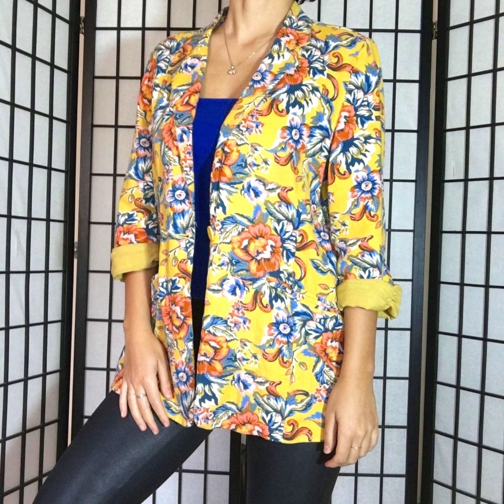 yellow blazer